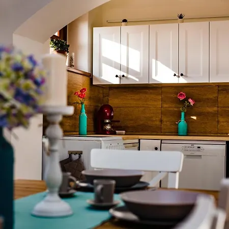 Bridge Apartment *